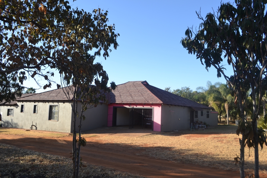 4 Bedroom Property for Sale in Schietfontein North West